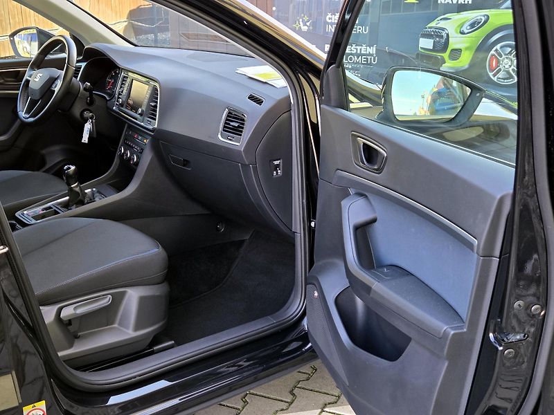 Seat Ateca 1,6TDi STYLE, SERV.KN. 1.maj   - fotka 28 z 49