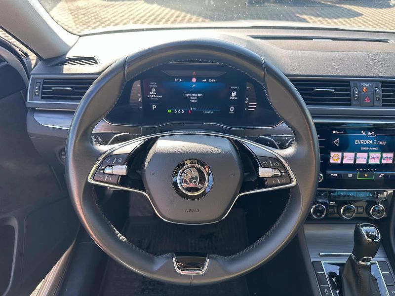 Škoda Superb 2,0 TDI 4x4 DSG 147kW - fotka 11 z 16
