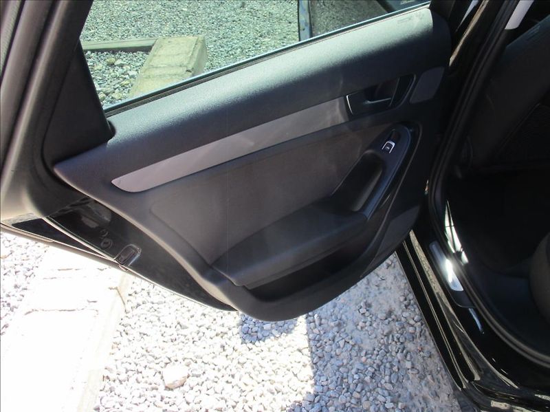 Audi A4 Avant 2,0 TDI, quattro, servis - fotka 16 z 45