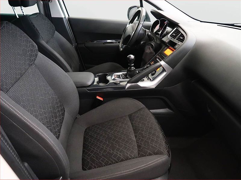 Peugeot 3008 (2016) 1.2 PureTech, Tempomat - fotka 9 z 15