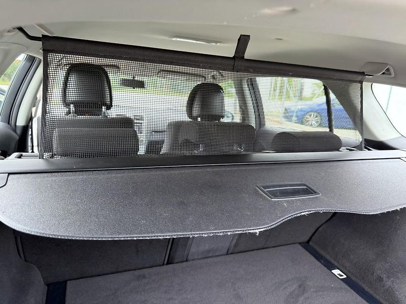 Toyota Avensis 1.8i 108 kW navi. serviska - fotka 14 z 17