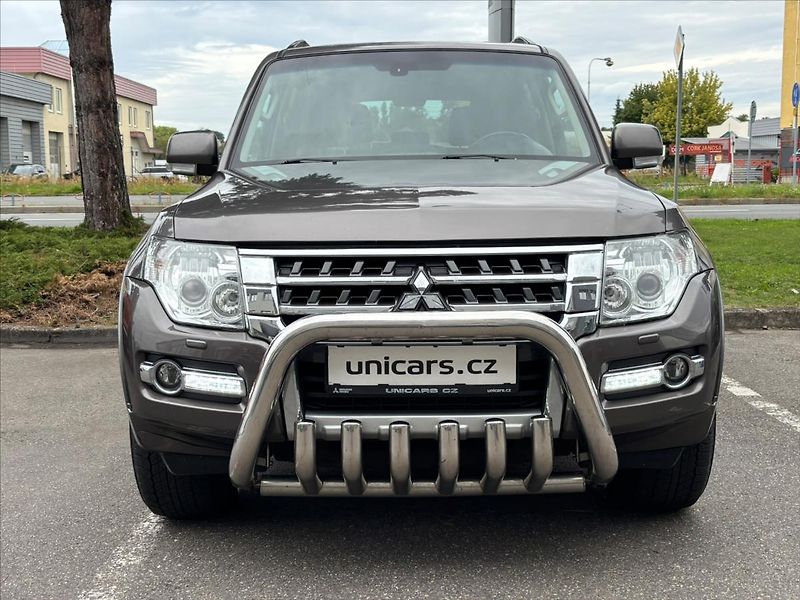 Mitsubishi Pajero 3,2 DI-D  Instyle 4x4+Serviska - fotka 2 z 32