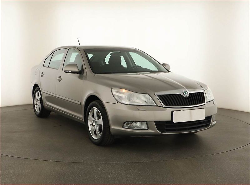 Škoda Octavia (2012) 1.4 TSI, Serv.kniha, Xenony - fotografie inzerátu