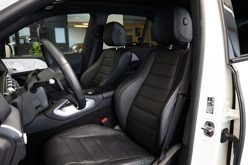 Mercedes-Benz GLE 400d 4MATIC Burmester/Vzduch/3 - fotka 8 z 22