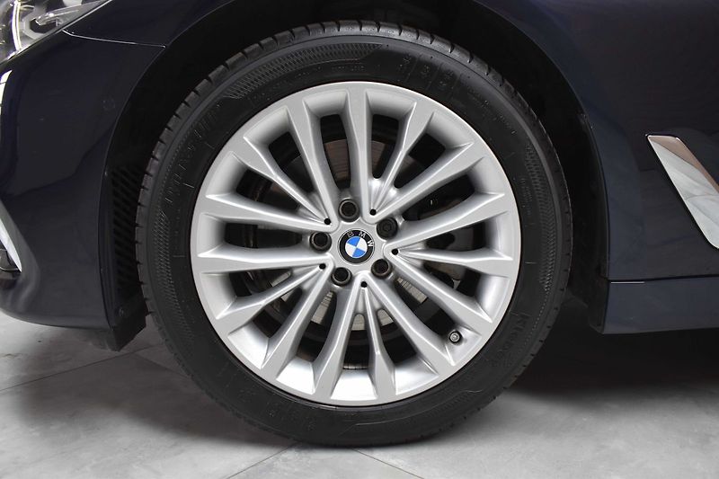 BMW Řada 5 520d LUXURY LINE*KAMERA - fotka 42 z 48