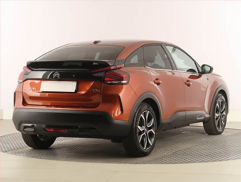 Citroën ë-C4 (2022) Shine 50 kWh, SoH 94% - fotka 5 z 27