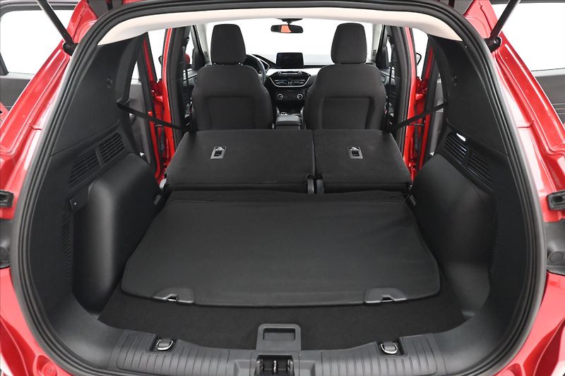 Ford Kuga 1,5 EcoBlue 88 kW AT8 Trend Zá - fotka 11 z 28