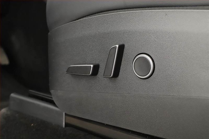 Tesla Model Y (2022) Long Range AWD 79kWh, SoH 92% - fotka 10 z 20