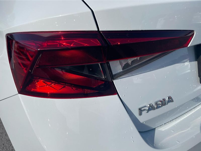 Škoda Fabia 1.0 TSi STYLE - fotka 26 z 26