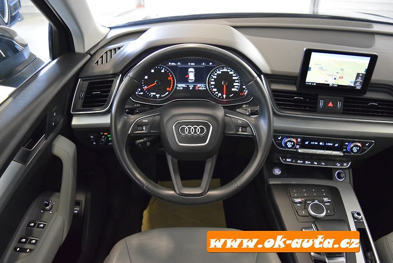 Audi Q5 2.0 TDI QUATTRO PRAV.SERVIS - fotka 28 z 60