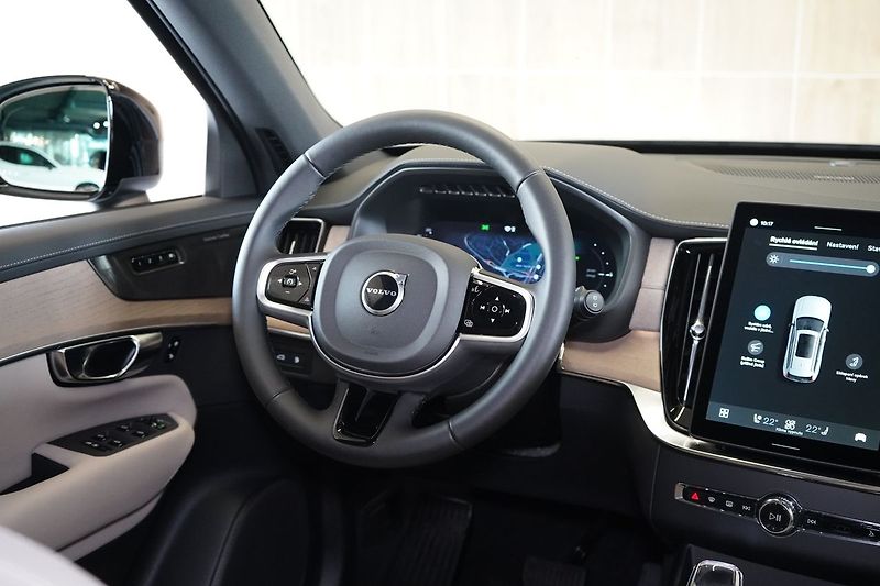 Volvo XC90 T8 PLUS Dark, Vzduch,Ventilace - fotka 45 z 46
