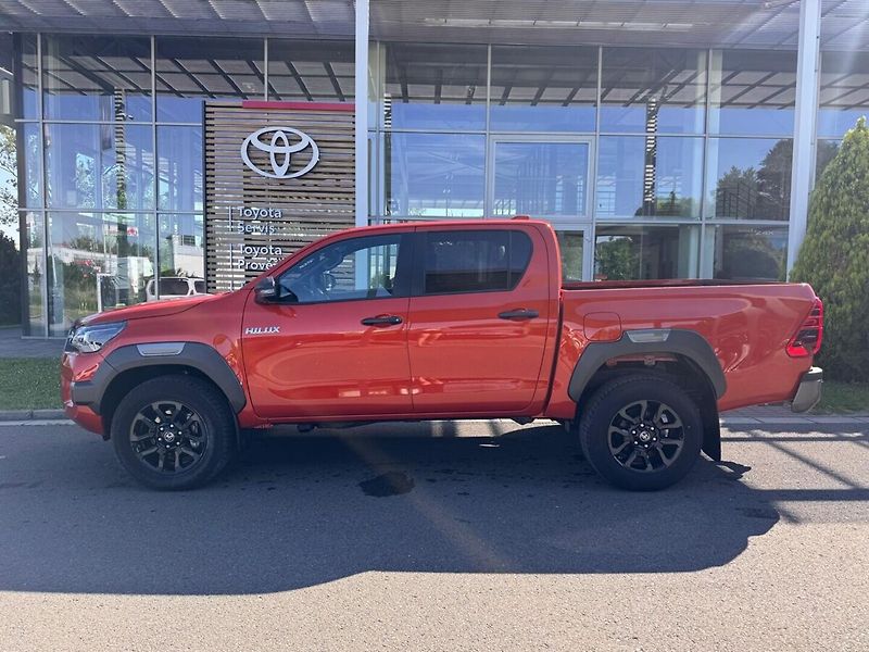Toyota Hilux 2.8 Invincible 4x4 - fotka 5 z 13