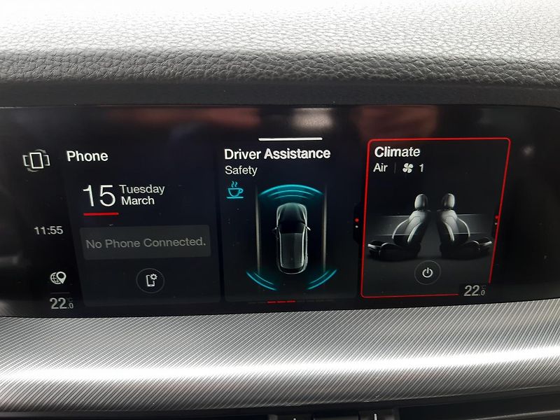Alfa Romeo Stelvio (2025) Veloce 4x4 2,2 MTJ  210PS - fotka 32 z 34