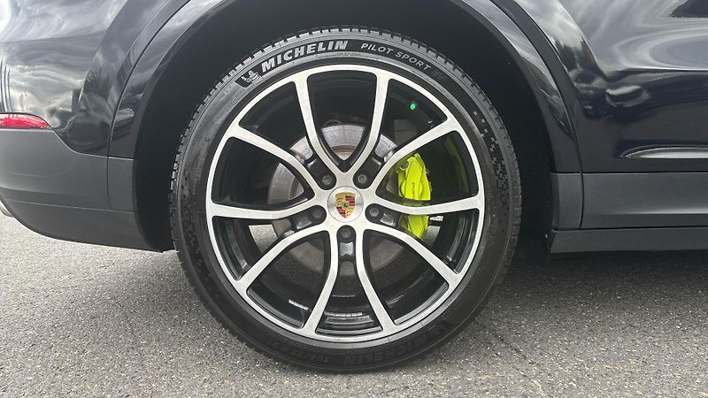 Porsche Cayenne E-HYBRID - fotka 10 z 24
