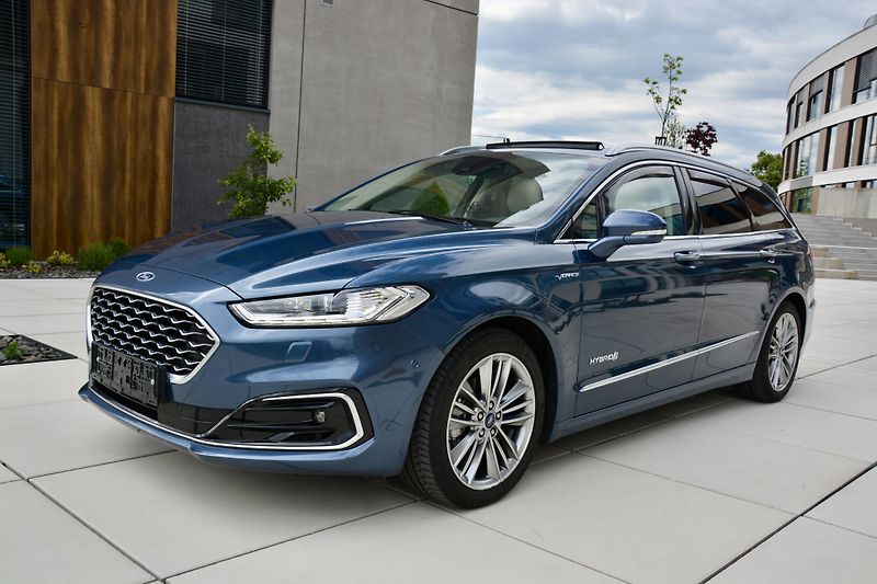 Ford Mondeo 2.0 Hybrid ecvT Aut Vignale P - fotka 1 z 37