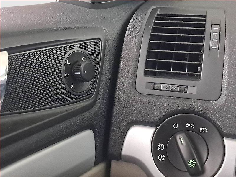 Škoda Octavia (2006) 1.6, po STK, zamluveno - fotka 16 z 17