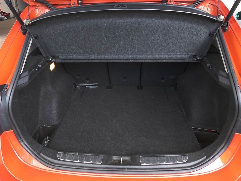 BMW X1 (2014) sDrive16d, Park. senzory - fotka 13 z 15