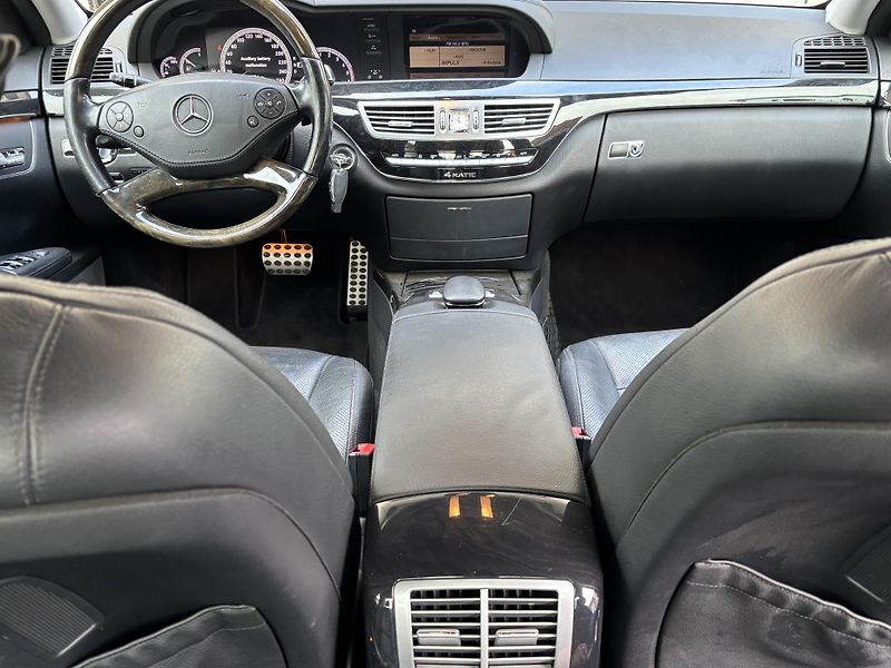 Mercedes-Benz Třídy S (2010) 350CDI, AMG, 180kW, 4 Matic - fotka 17 z 21