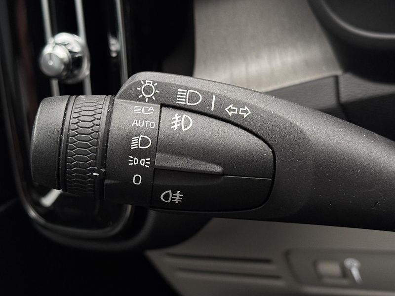 Volvo XC40 T5 AWD INSCRTIPTION REZERVACE - fotka 26 z 42