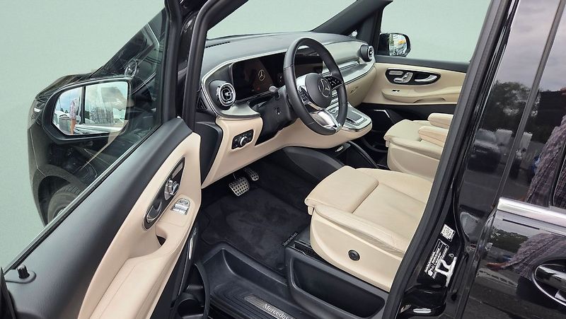 Mercedes-Benz Třídy V 300d Exclusive 4MATIC ACC - fotka 9 z 28