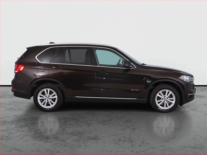BMW X5 (2014) xDrive30d, 4X4, Automat, Kůže - fotka 6 z 23