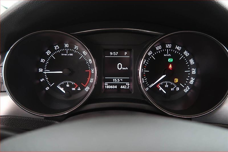 Škoda Superb (2014) 2.0 TDI, Automat, Bi-Xenony - fotka 11 z 18