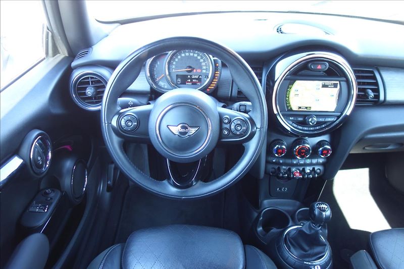 Mini Cooper 1,5 i 100KW, LED, 54TIS.KM. - fotka 18 z 38