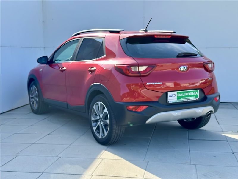 Kia Stonic 1,6 CRDi Aut.klima,Kamera - fotka 11 z 39