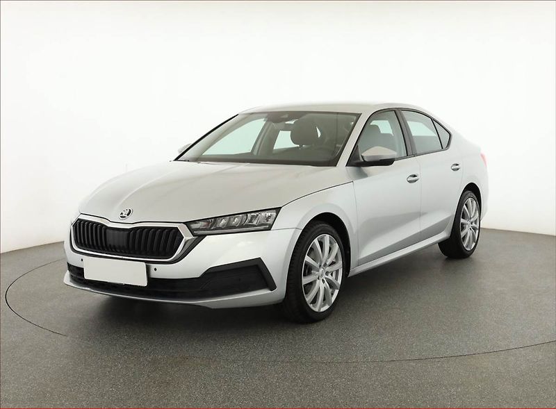 Škoda Octavia (2023) Ambition 1.5 TSI - fotka 2 z 19