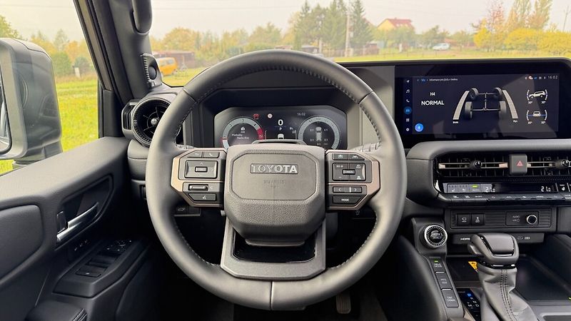 Toyota Land Cruiser 2.8L MHEV 8AT 4X4 Executive Sk - fotka 6 z 30