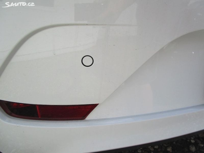 Volkswagen up! 1,0MPI - 48KW - NOVÁ STK - fotka 10 z 25
