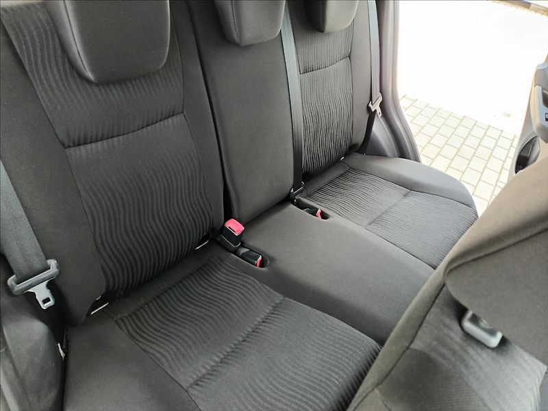Suzuki Swift 1,2 ČR,1MAJ,SERVISKA,AUTOMAT - fotka 26 z 39