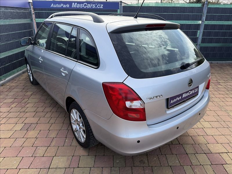 Škoda Fabia II 1.2 TSI Ambition - fotka 6 z 17