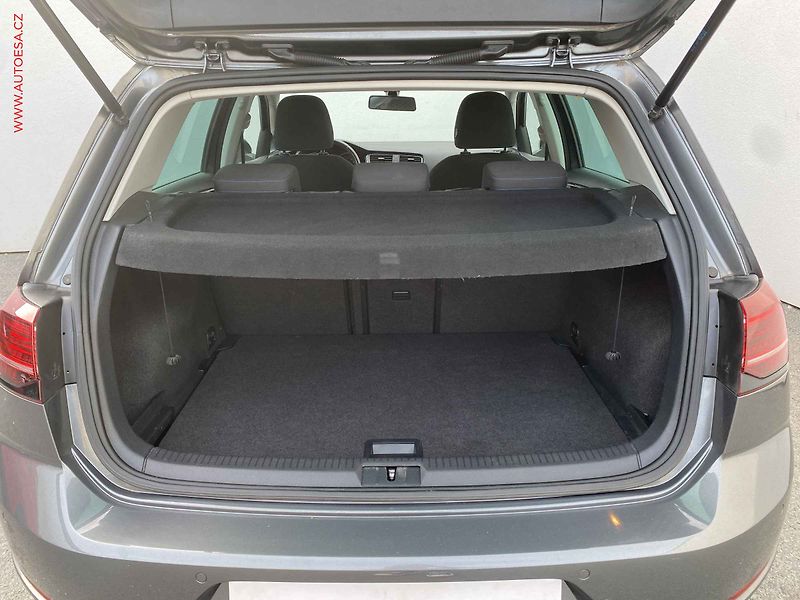 Volkswagen Golf (2018) 1.5 TSi, Join, panor - fotka 7 z 19