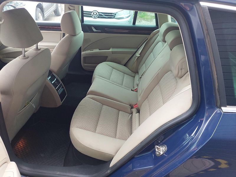 Škoda Superb (2011) Combi 2.0TDi DSG 125kW - fotka 14 z 18