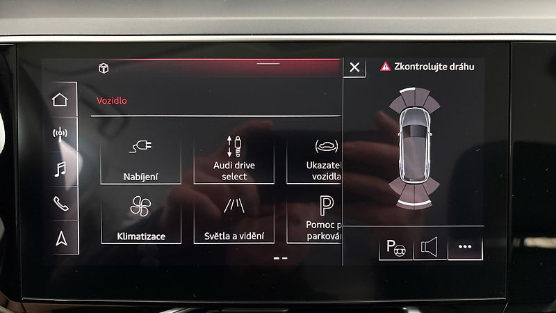 Audi e-tron 55 AUT Quattro - fotka 12 z 26