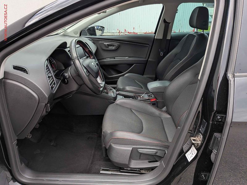 Seat Leon (2015) 2.0 TDi, FR, LED, navi - fotka 10 z 17