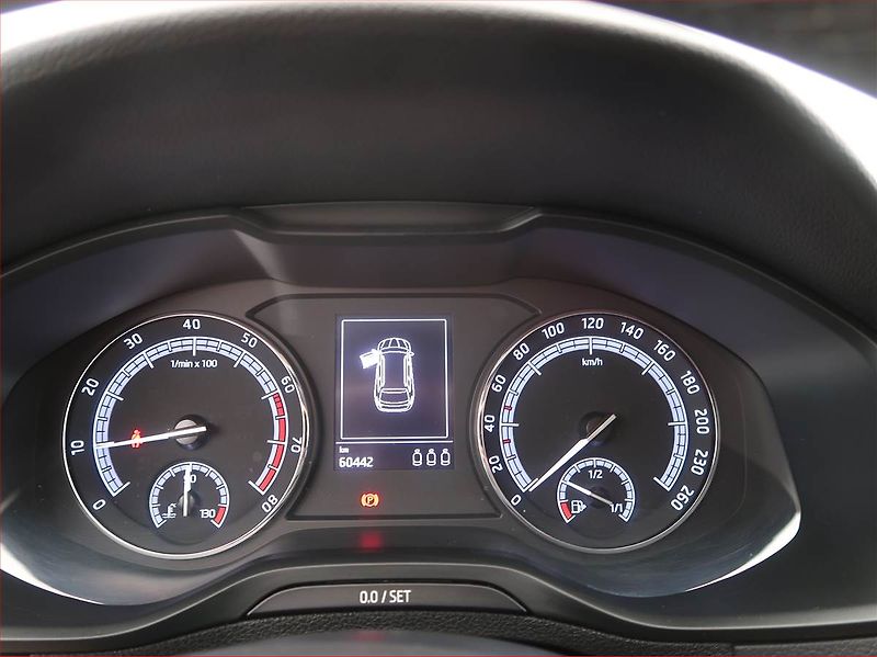 Škoda Karoq (2019) 1.0 TSI - fotka 9 z 16