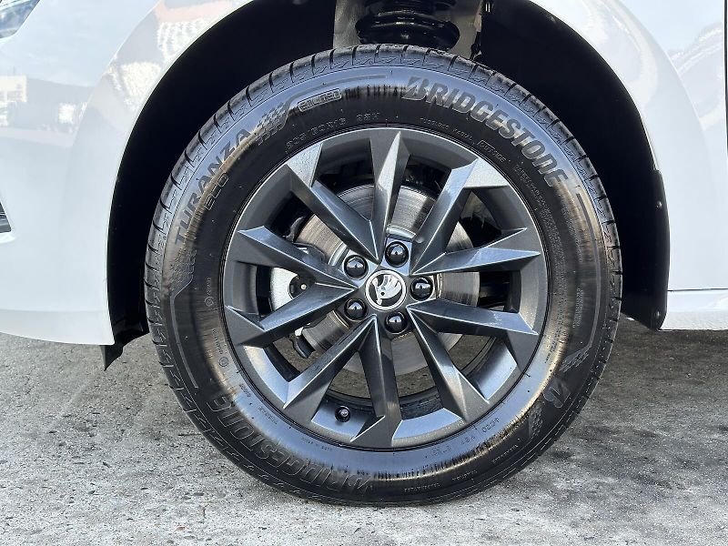 Škoda Kamiq 1.0TSi 116PS Selection 2Z.KLIM - fotka 8 z 38