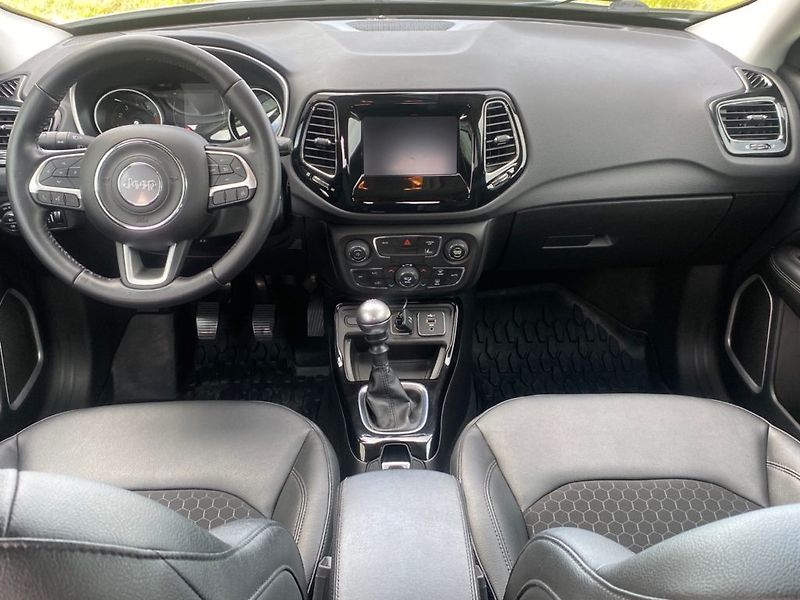 Jeep Compass (2020) 1,3 Turbo (96kW) 130K Man. - fotka 12 z 33