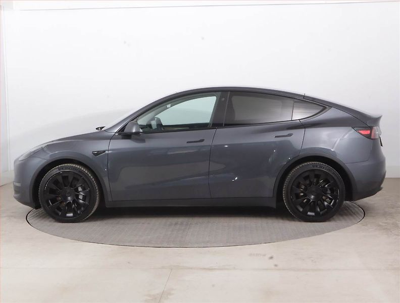 Tesla Model Y (2022) Long Range AWD 79kWh, SoH 92% - fotka 3 z 20