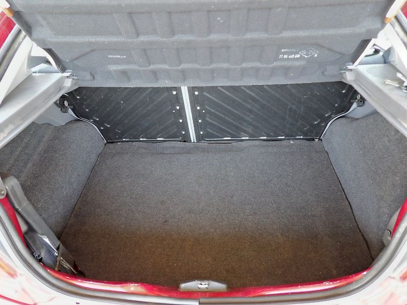 Renault Mégane 1.6i 16v 79kW Klima Alu - fotka 19 z 28