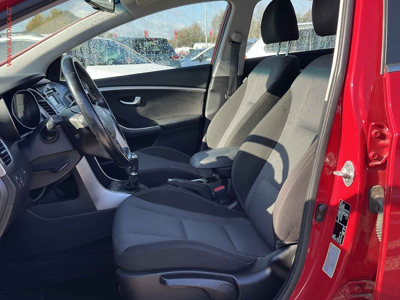 Hyundai i30 (2015) 1.6 16V, ČR, AAC, tempo - fotka 9 z 19