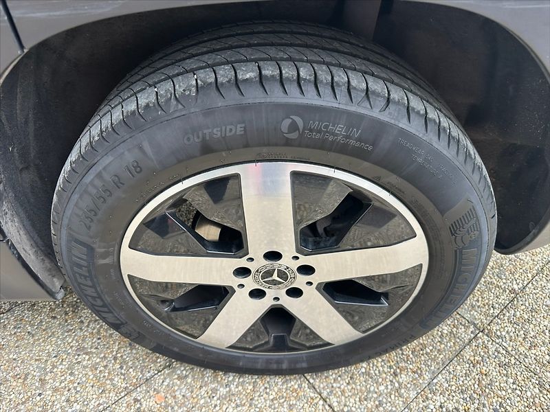 Mercedes-Benz GLB 2,0 200d 110kW, navi, kamera - fotka 41 z 43