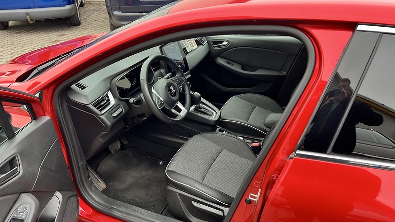 Mitsubishi Colt 1.6 HEV INSTYLE - fotka 7 z 13