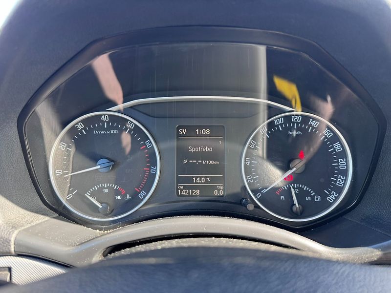 Škoda Octavia (2011) 1,8 TSI 118KW NOVÉ ROZVODY STK - fotka 26 z 50