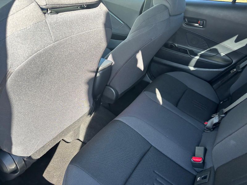Toyota C-HR 2,0 HEV e-CVT Style - fotka 24 z 27