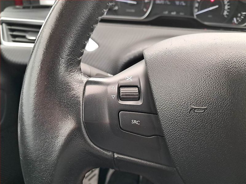 Peugeot 2008 (2018) Active 1.2 PureTech, ČR,1.maj - fotka 16 z 17