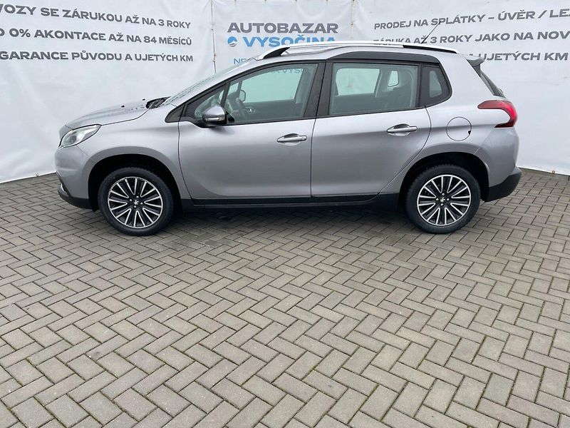 Peugeot 2008 (2019) 1.2PT 61kW Navigace! Car Play - fotka 7 z 25