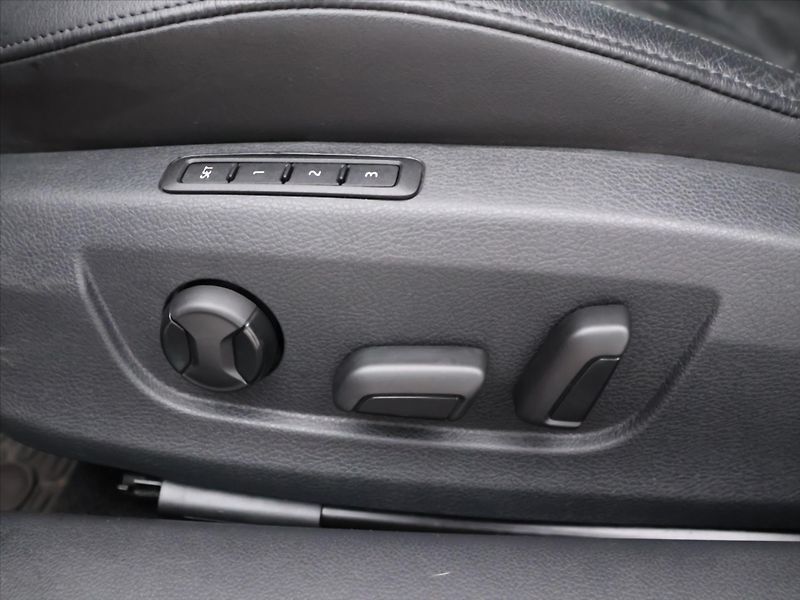 Škoda Superb 2,0 TDI 140kW CZ Style Kůže - fotka 16 z 32